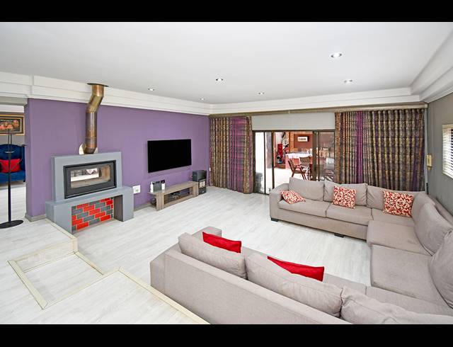 4 BEDROOM FREEHOLD FOR SALE IN HIGHWAY GARDENS